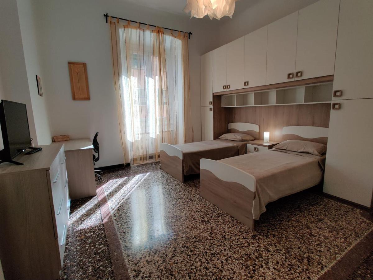 Wow Home - 175 Mq - Posteggio Privato - Davanti Porto Traghetti - Fino A 10 Posti Letto Genoa Exterior photo