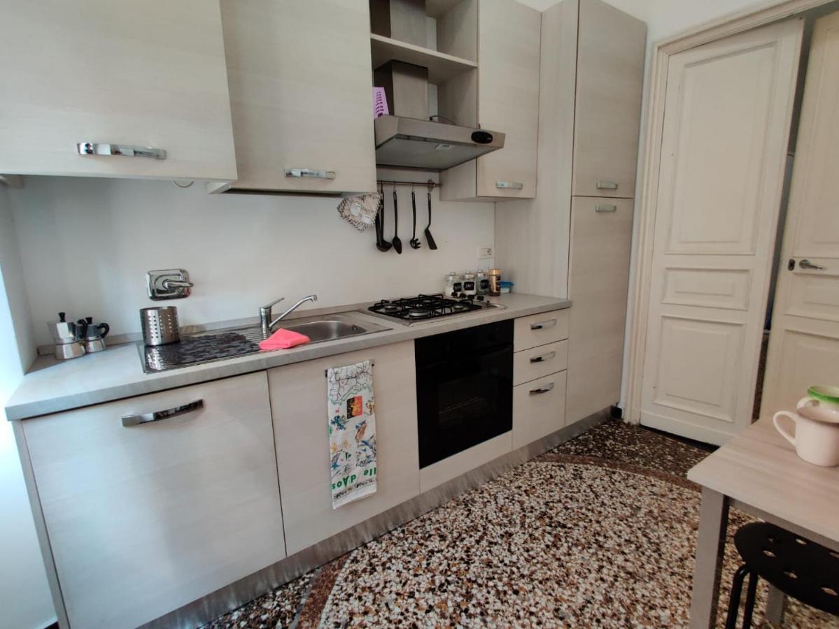 Wow Home - 175 Mq - Posteggio Privato - Davanti Porto Traghetti - Fino A 10 Posti Letto Genoa Exterior photo