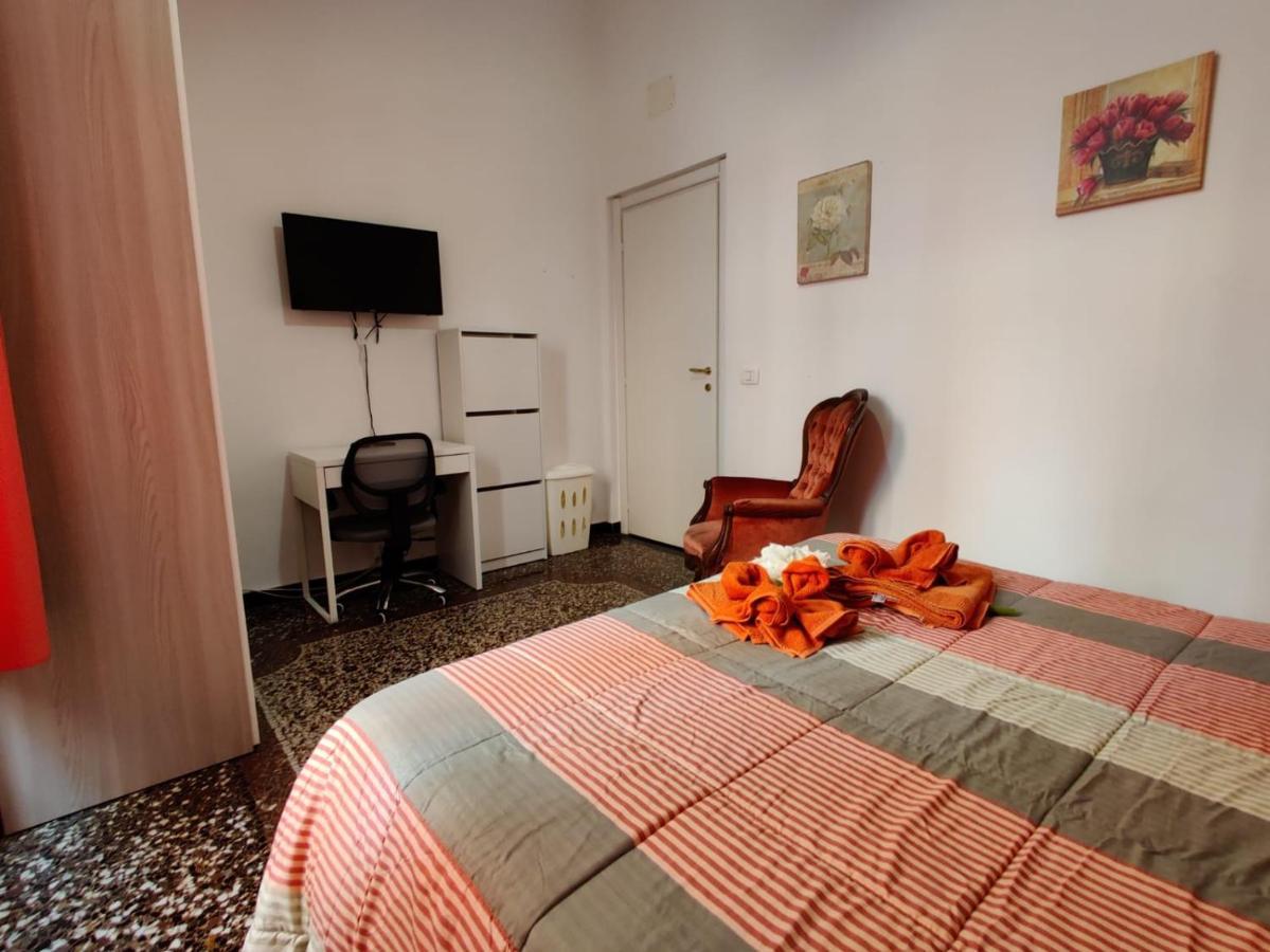 Wow Home - 175 Mq - Posteggio Privato - Davanti Porto Traghetti - Fino A 10 Posti Letto Genoa Exterior photo