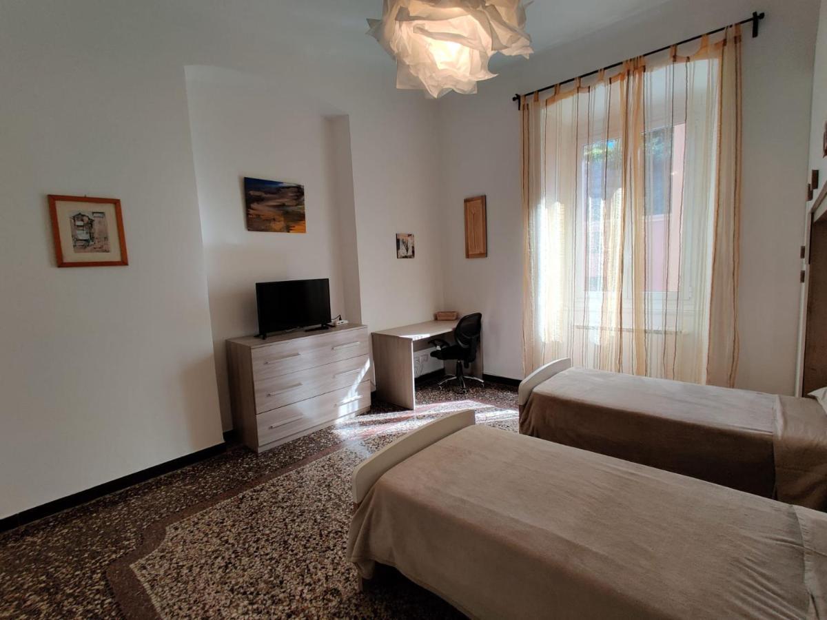 Wow Home - 175 Mq - Posteggio Privato - Davanti Porto Traghetti - Fino A 10 Posti Letto Genoa Exterior photo