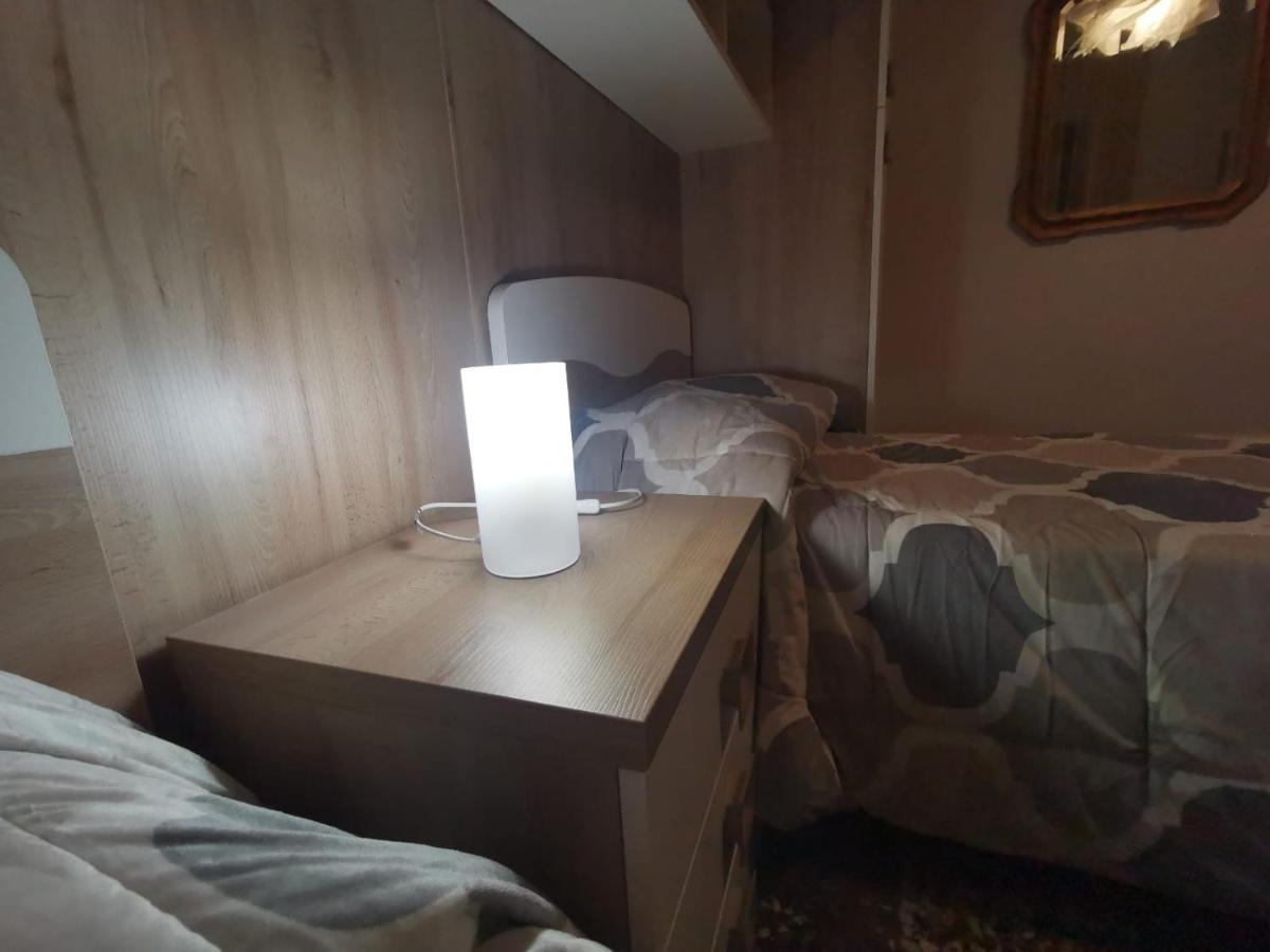 Wow Home - 175 Mq - Posteggio Privato - Davanti Porto Traghetti - Fino A 10 Posti Letto Genoa Exterior photo