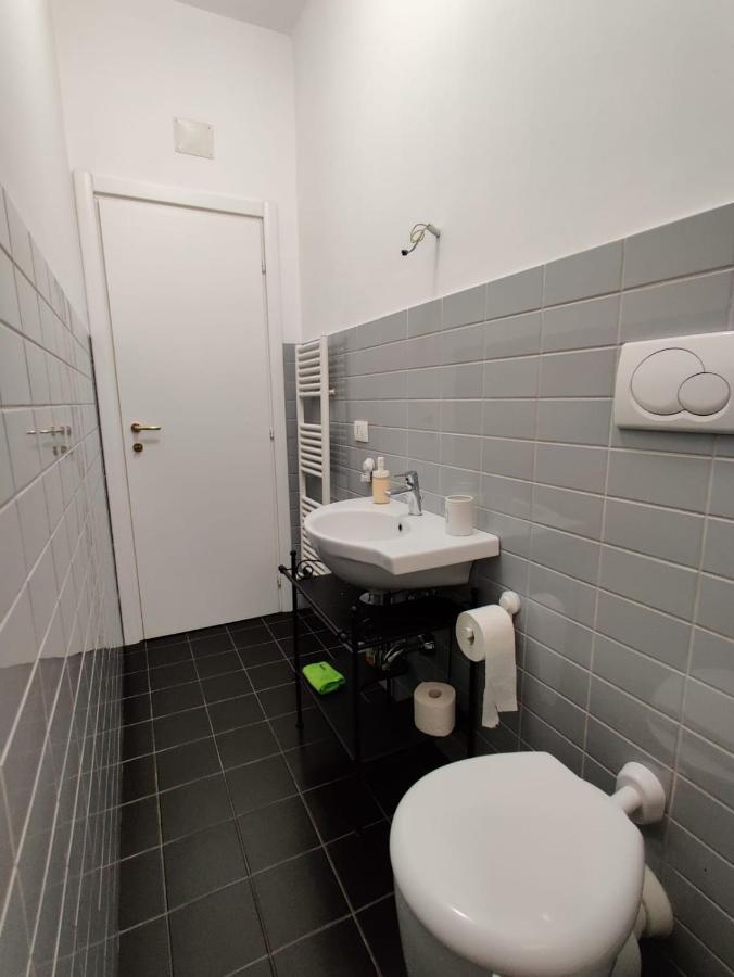 Wow Home - 175 Mq - Posteggio Privato - Davanti Porto Traghetti - Fino A 10 Posti Letto Genoa Exterior photo